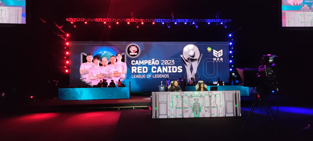 O palco da final de League of Legends do MEG.